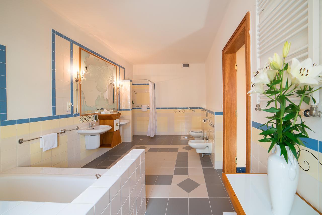 Hotel Three Lilies Inkl Aquaforum Františkovy Lázně Exteriér fotografie